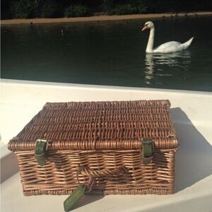 Harrods Green and Brown Wicker Picnic Basket